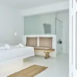 Arktos White * Mykonos Town