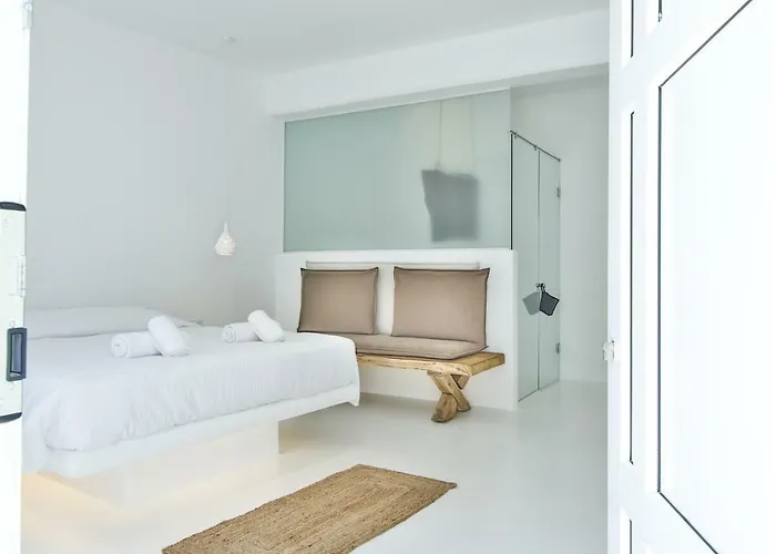 Arktos White * Mykonos Town